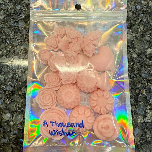 NEW WAX MELTS 2.08oz Bath & Body Works Candle Wax Melts - A THOUSAND WISHES! - Picture 4 of 4